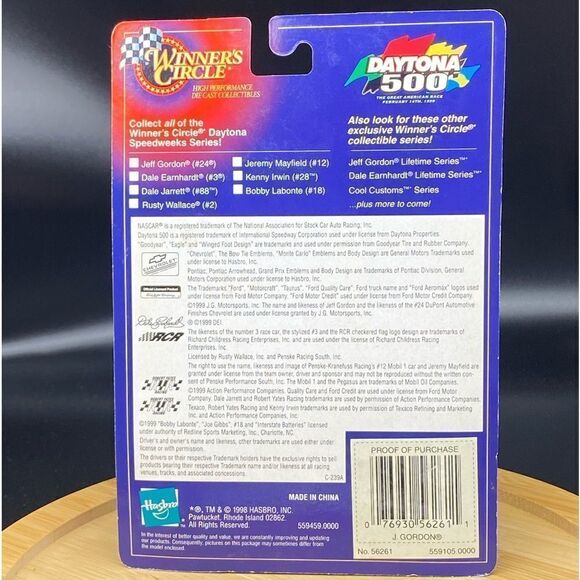 1999 1:64 scale Jeff Gordon Winners Circle car w/card from the Daytona 500 NIOB - Picture 6 of 8